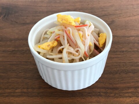 電子レンジで簡単！もやしとカニカマの胡麻和え酢の物